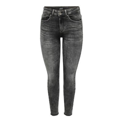 Jeans femme trouve ton modele ideal chez BLACKSTORE