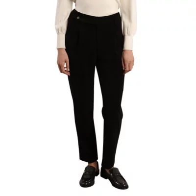 De trois quarts avant